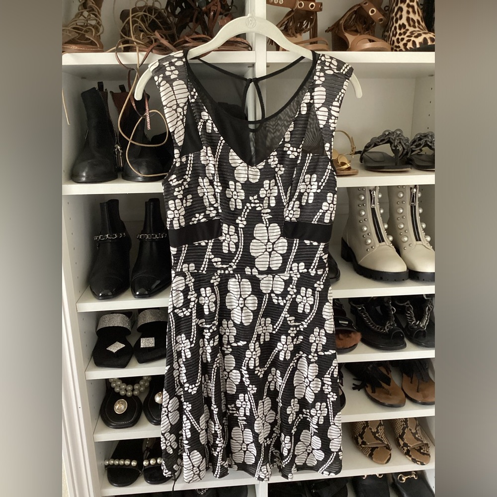 Betsy Johnson Sleeveless dress